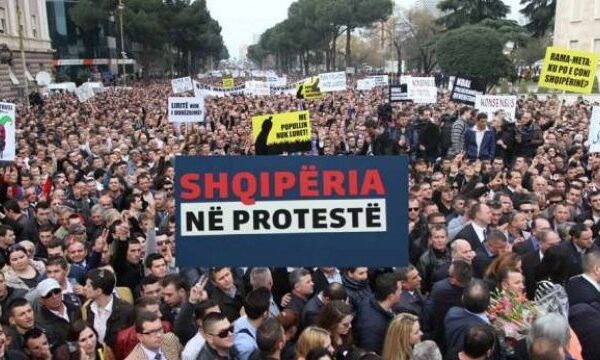 Sot 31 vite nga eksodi i shqiptarëve në Itali, 8 Gusht 1991
