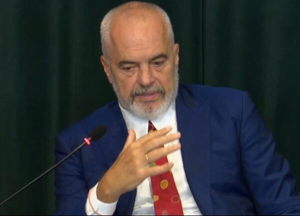 Rama: Po diskutojmë për bastet online.S’do rikthejmë sallat me parazitë