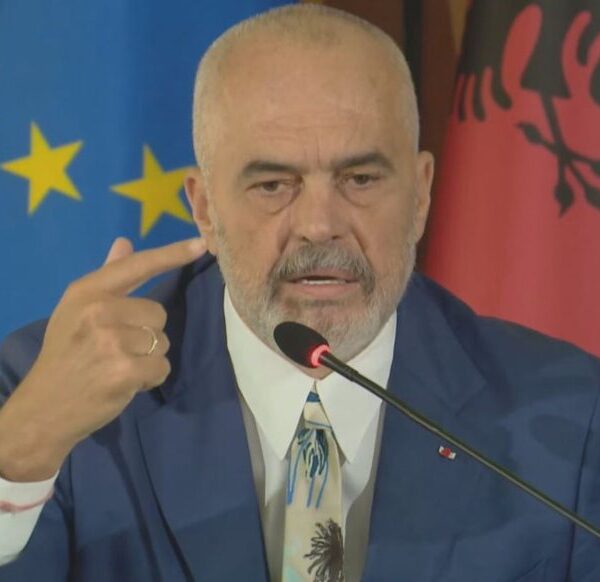 Berisha e ak uzoi se mbylli ‘dosjen ruse’ të Bashës, paralajmëron Rama: ‘Shumë shpejt do të habiteni më gjëra të tjera’