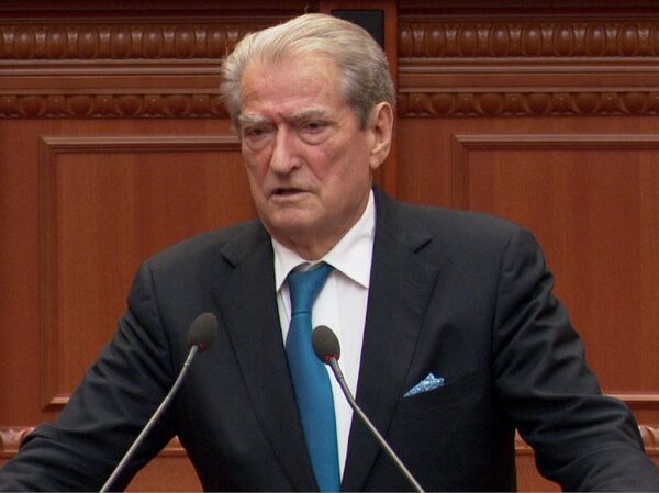 Sali Berisha del me thirrjen e fuqishme: ‘Ora po vjen’