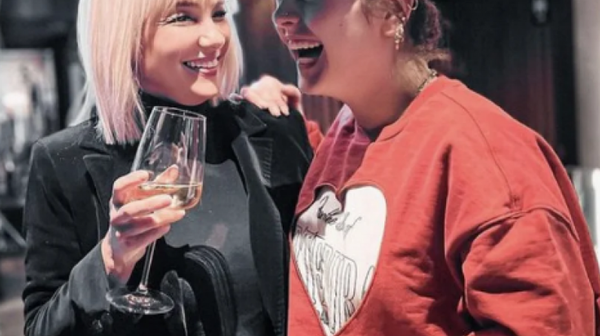 Fifi dhe Monika ndalohen nga po licia (foto)