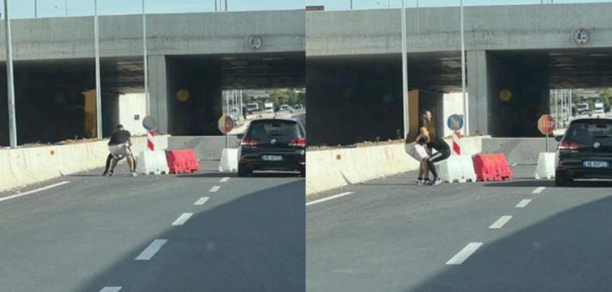 Dy të rinjtë ndalin makinat tek ish-sheshi Shqiponja dhe përl eshen fizikisht: ‘Unë jam i fortë…ça kishe ti?’