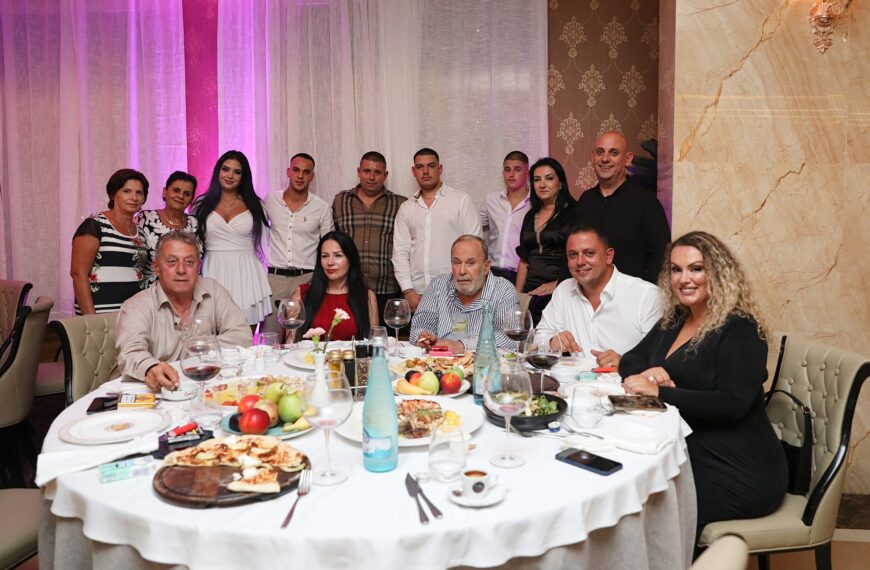 Fatos Nano feston 70 vjetorin e lindjes, foto nga darka familjare e liderit historik të PS