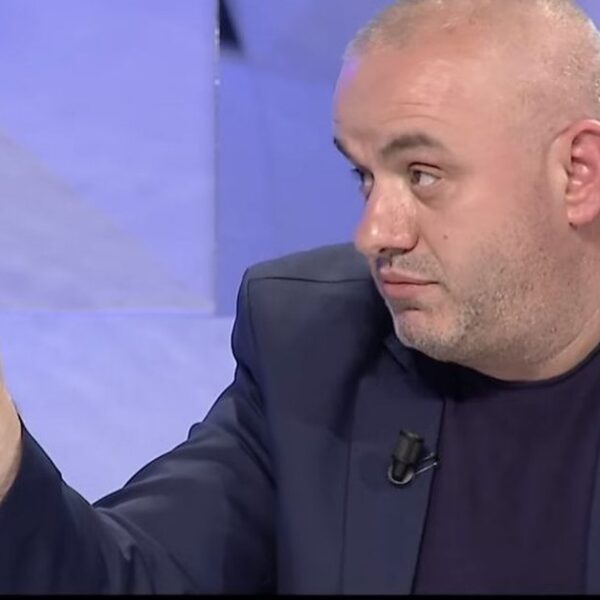 Artan Hoxha publikon videon e ngjarjes së r ëndë që tro nditi vendin katër vite më parë: ‘Ende mbetet e pashpjegueshme…’