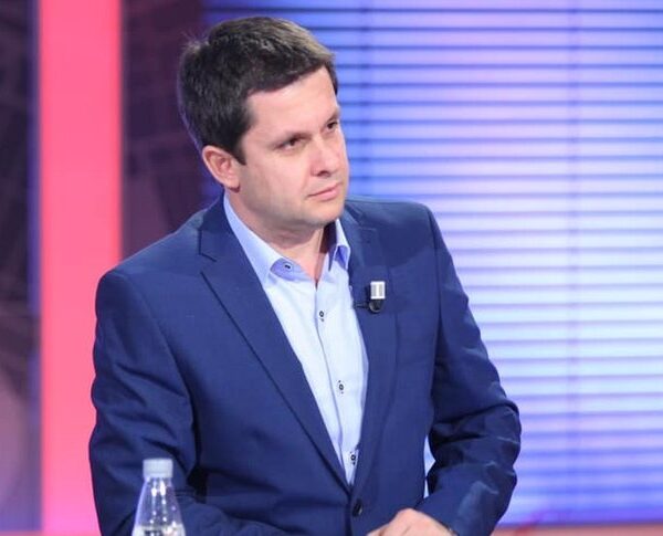 ‘Shkon e punon me nerva që në mëngjes për të marrë rrogën më të ulët në Europë’