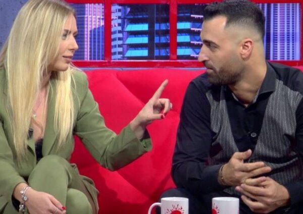 Bashkëshortja e Erik Lloshit çudit me deklaratën: Në mes të dasmës bëri të papriturën