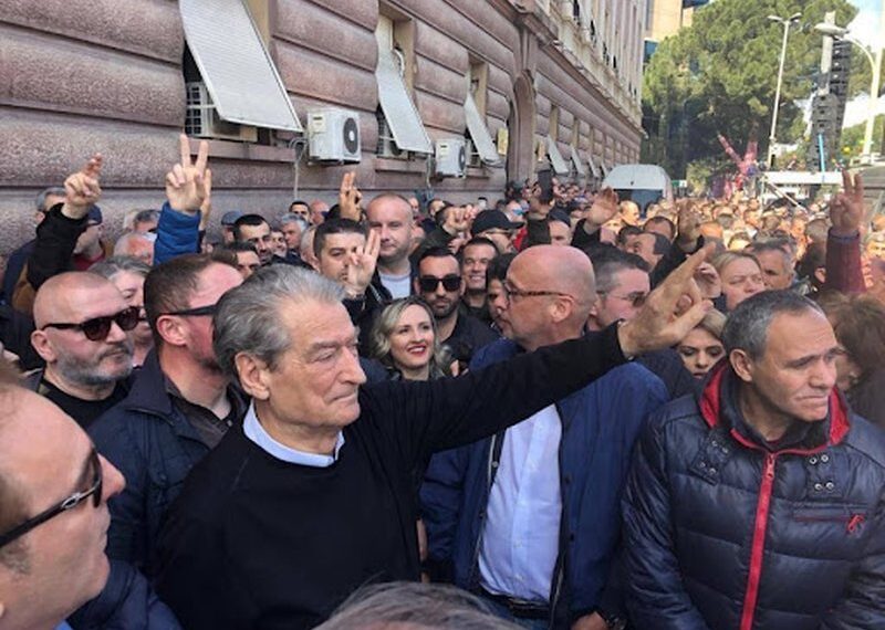 Berisha zbulon skenarin e pro testës së 12 nëntorit: ‘Do të jetë e jashtëzakonshme’