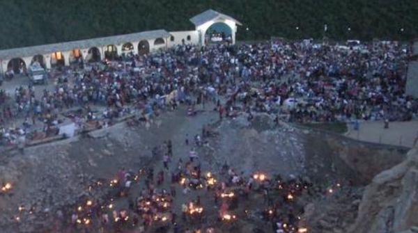 E rë ndë/ 29-vjeçarja hi dhet nga oborri i Kishës së Laçit
