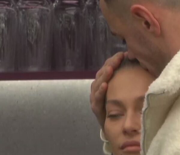 Stresi nuk ‘i ndal’ dot puthjet drejt bukuroshes në Big Brother 