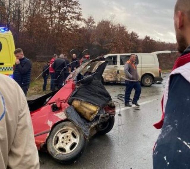 Ak sident i fr ikshëm, një i vd ekur dhe 5 të l ënduar
