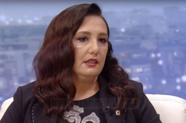 Flet pa dorashka Aida Shtino: Më mbyllën ‘Njerëz të hu mbur’ dhe asnjë televizion nuk më hapi derën