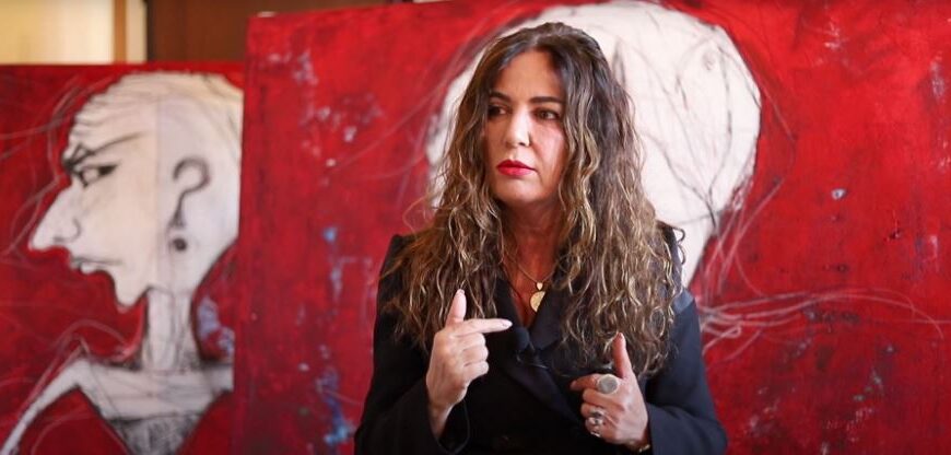 ‘Habit artistja shqiptare me deklaratën që bën: ‘E kam ble vendin e va rrit tim, shkoj dhe e vizitoj çdo ditë, s’kam fr ikë’