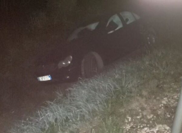 Lajm i fundit/ Makina hu mb kontrollin dhe përfundon në kanal, detajet e para
