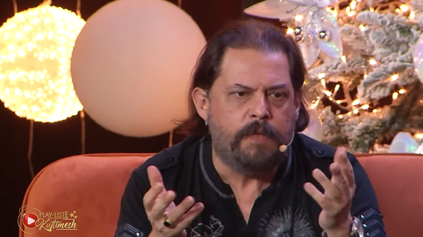 Elton Deda i revoltuar me këmbësorët: ‘Ore trima kokëbosh, mos doni të pini edhe një kafe te vijat e bardha?!’