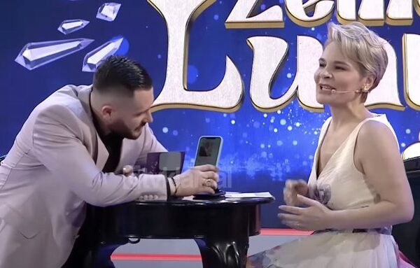 Monika Kryemadhi detyrohet live të tregojë mesazhet me Ilirin dhe si ia ka vendosur emrin në telefon, ja çfarë shkruanin