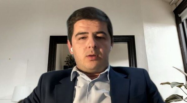 I riu që sot punon si lektor në Harvard tregon si e përzunë në Universitetin e Tiranës: ‘Ik o çun, se s’kemi punë’