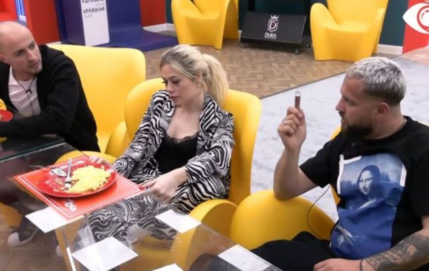 Luizi kapet keq me Kristin. Kristi: ‘S’kam fansa fëmijë unë o burrë të më sjellin drona’! Luizi: Ty do të hedhin manikyra’!