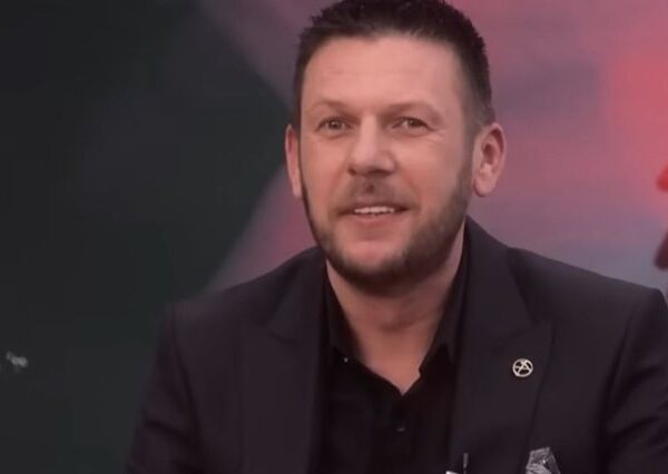 Arbana Osmani shp ërthen në lot nga historia e dh imbshme e Tanit