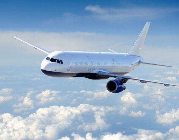 A e dini pse aeroplanët zakonisht fluturojnë në një lartësi prej 11 mijë metrash