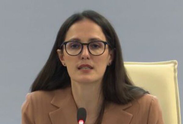 A do të rriten rrogat në privat? Ja si përgjigjet Ministrja e Financave dhe Ekonomisë
