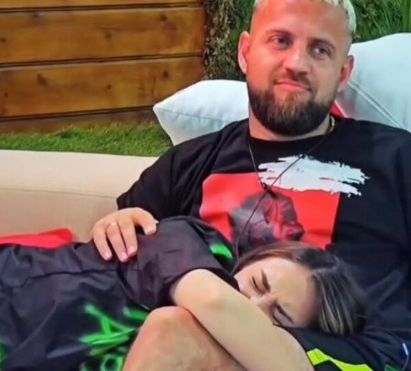 Luizi e shqetëson me gërhimë, ja çfarë e ‘tmerron’ këngëtarin te Kiara: E keqja është se…