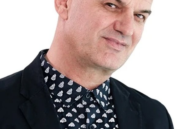 Bledi harron sërish se ka kamera, nuk e mban gojën: Q*** motrën!