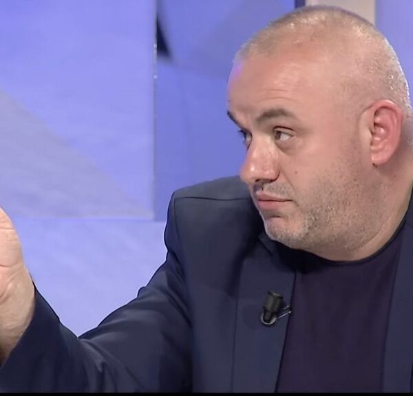 Çfarë paralajmëron Artan Hoxha