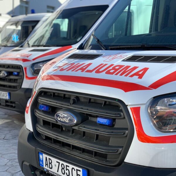Të sht ëna me ar më zj arri në Tiranë, ka të pl agosur
