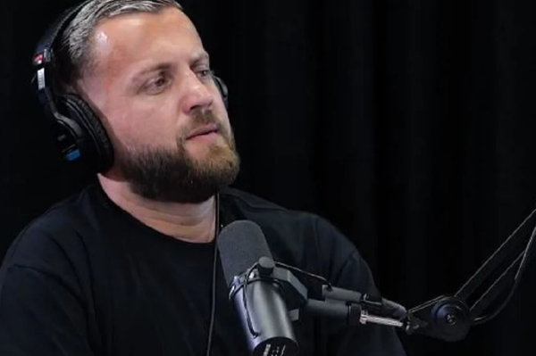 Luiz Ejlli flet humbjen e të atit: Babait ia mbylla telefonin atë natë sepse…