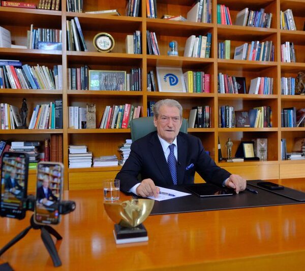 Deklarata e papritur e Sali Berishës