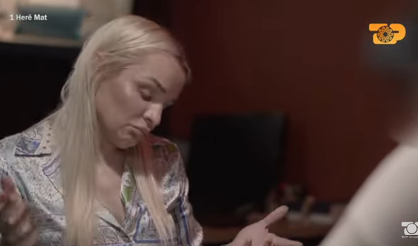 ‘Kush mi ha lekët e burrit? Po ma dredh’/ Dedektivja nxjerr klienten nga zyra pasi…