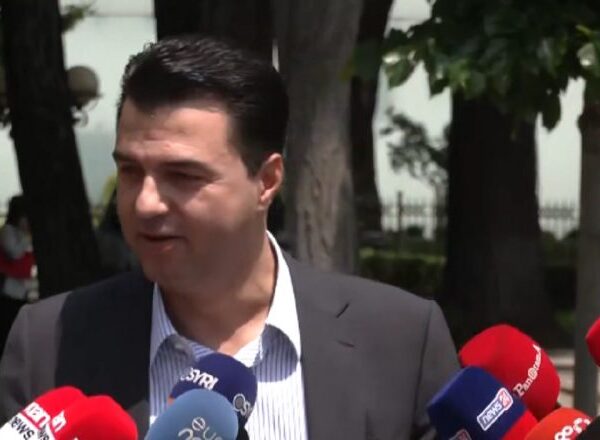 Incidentet nga mbështetësit e tij/ Basha: Moment tensioni, ky nuk është modeli im