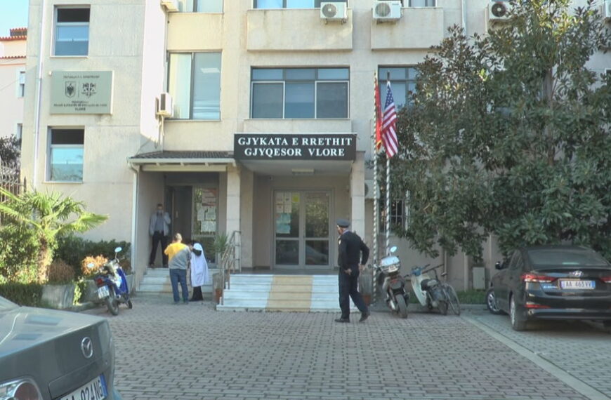 Gjykata e Vlorës vendos masën e sigurisë për të riun, pas konfliktit në spitalin e Vlorës