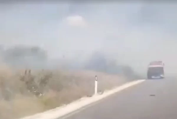 Lajm i fundit/ Zjarr pranë depos së naftës dhe një pike karburanti në Vlorë