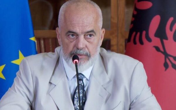 Rama paralajmëron ndryshime në qeveri: Prisni edhe pak ditë!