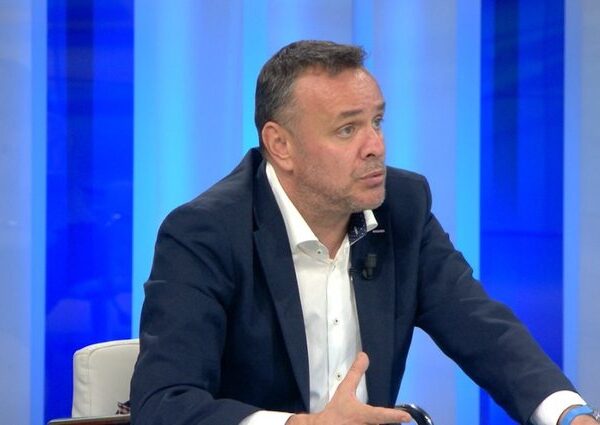 Tullumbacet me azot/ Eksperti Karamuço paralajmëron qytetarët dhe zbulon dëmet e kësaj droge: Kujdes, çon në paralizë