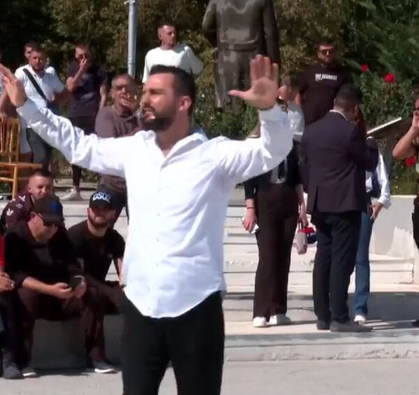 Adriatik Lapaj thirrje qytetarëve: Jepni firmat për lëvizjen ‘Shqipëria bëhet’, për 15 vite heq dorë nga postet publike