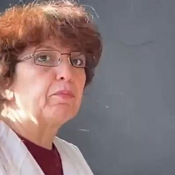 I mituri goditi me karrige mësuesen që i përmendi të atin e vdekur, sociologia: Është e papranueshme! Situata erdhi deri në këtë pikë për shkak…