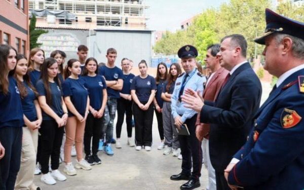 Balla: Do përforcojmë ligjin për veprat penale që kryhen në mjediset e shkollave