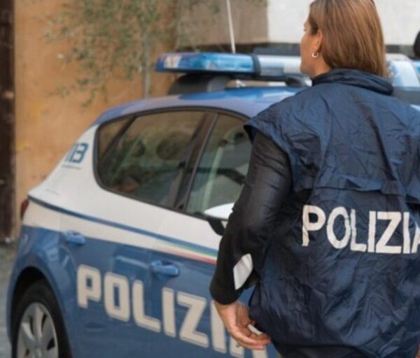 Itali, dy të rinj shqiptarë përleshen me thika