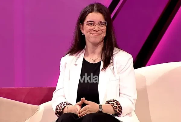 Humbi babain dhe ndërtoi një pus uji në Nigeri, vajza zbulon arsyen pas gjestit fisnik