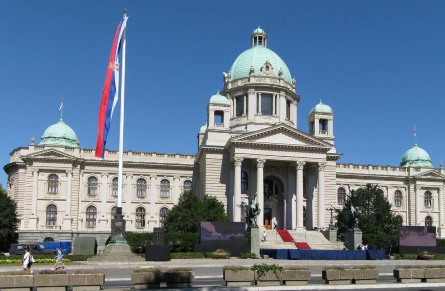 Në kremtimin e 111-vjetorit të Pavarësisë, ministria e Jashtme e Serbisë ka një mesazh për Shqipërinë