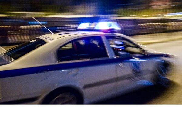 Me plagë në kokë dhe trup, shqiptari në Greqi transportohet me urgjencë në spital