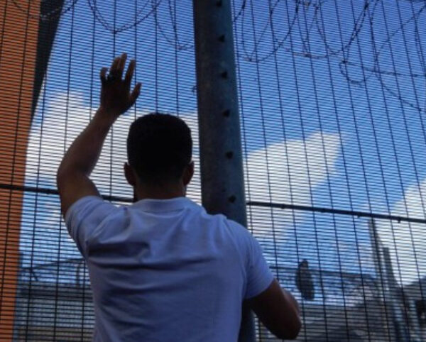 Vetëvrasja e shqiptarit në burgun anglez, rrëfehet shoku i tij: Na trajtojnë si kriminelë