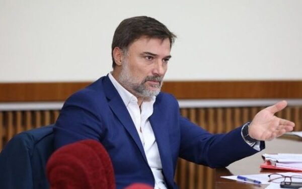 Edhe Alibeaj voton pro arrestimit të Sali Berishës: ‘Zero imunitet për askënd’