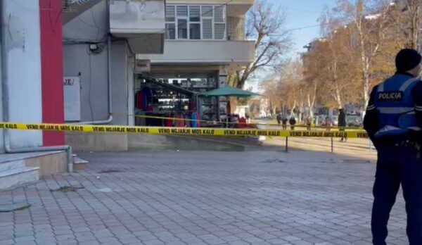 4-vjeçari bie nga kati i shtatë, babai hidhet dhe e shpëton, por vetë ndërron jetë
