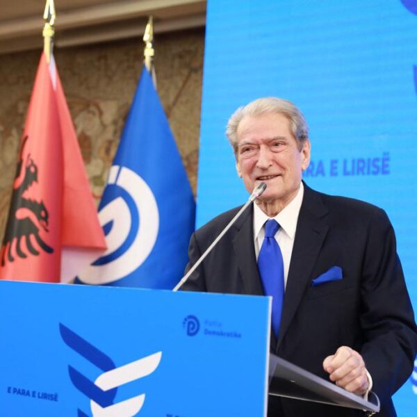 Berisha nga ceremonia e përvjetorit të Themelimit të PD-së: ‘Jemi ‘33’, por betejën e fitojmë me 20 vjeçarët’