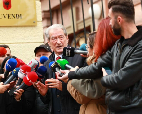 Sali Berisha: ‘Rama po na asgjëson…’